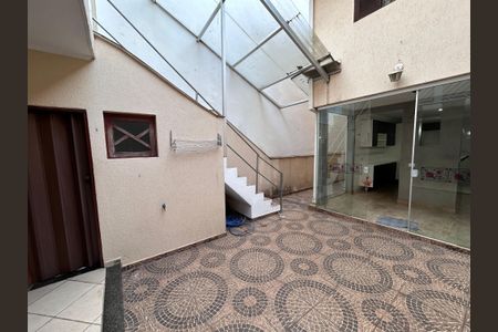 Casa à venda com 175m², 3 quartos e 2 vagas Casa à venda com 175m², 3 quartos e 2 vagasChurrasqueira