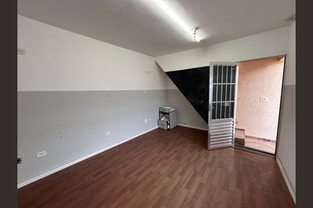Casa à venda com 175m², 3 quartos e 2 vagas Casa à venda com 175m², 3 quartos e 2 vagasEscritório