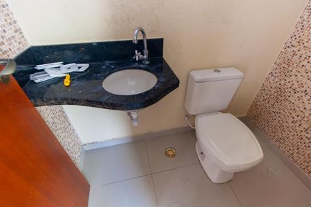 Casa para alugar com 100m², 2 quartos e 2 vagasLavabo