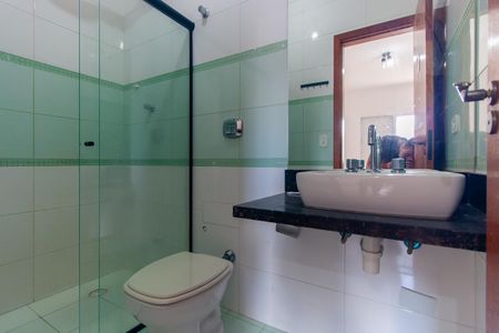 Casa para alugar com 100m², 2 quartos e 2 vagasBanheiro da Suíte 1