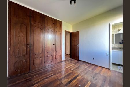 Apartamento à venda com 205m², 4 quartos e 2 vagas
