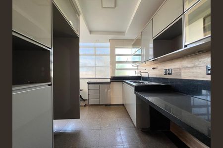 Apartamento à venda com 4 quartos, 205m² em Coração Eucarístico, Belo Horizonte