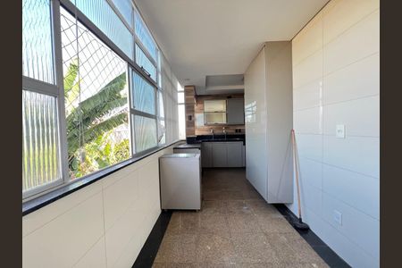 Apartamento à venda com 4 quartos, 205m² em Coração Eucarístico, Belo Horizonte