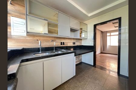 Apartamento à venda com 205m², 4 quartos e 2 vagas