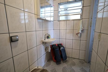 Casa à venda com 167m², 2 quartos e 2 vagas Casa à venda com 167m², 2 quartos e 2 vagasBanheiro de Serviço