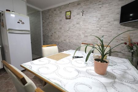 Casa à venda com 167m², 2 quartos e 2 vagas Casa à venda com 167m², 2 quartos e 2 vagasSala de Jantar