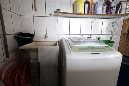 Casa à venda com 167m², 2 quartos e 2 vagas Casa à venda com 167m², 2 quartos e 2 vagasÁrea de Serviço