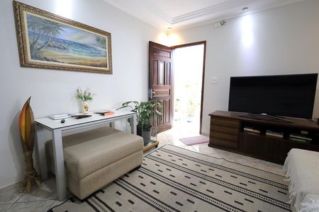 Casa à venda com 167m², 2 quartos e 2 vagas Casa à venda com 167m², 2 quartos e 2 vagasSala