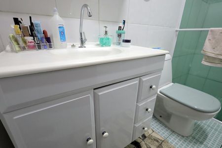 Casa à venda com 167m², 2 quartos e 2 vagas Casa à venda com 167m², 2 quartos e 2 vagasBanheiro