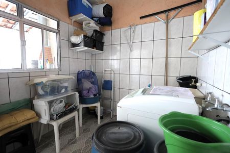 Casa à venda com 167m², 2 quartos e 2 vagas Casa à venda com 167m², 2 quartos e 2 vagasÁrea de Serviço