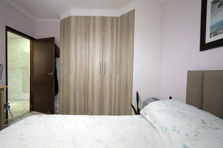 Casa à venda com 167m², 2 quartos e 2 vagas Casa à venda com 167m², 2 quartos e 2 vagasQuarto 2