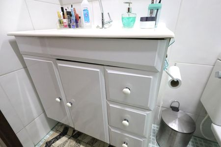 Casa à venda com 167m², 2 quartos e 2 vagas Casa à venda com 167m², 2 quartos e 2 vagasBanheiro