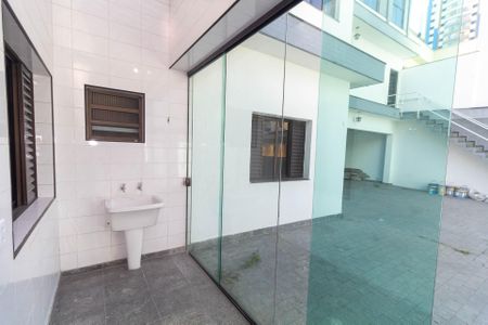 Casa à venda com 451m², 6 quartos e 14 vagasÁrea de Serviço