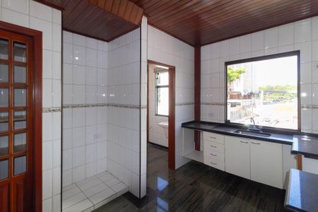Casa à venda com 451m², 6 quartos e 14 vagasCasa 2 Cozinha