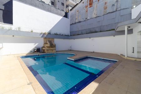 Casa à venda com 451m², 6 quartos e 14 vagasPiscina