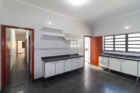 Casa à venda com 451m², 6 quartos e 14 vagasCozinha