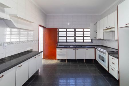 Casa à venda com 451m², 6 quartos e 14 vagasCozinha
