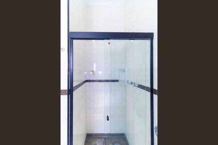 Casa à venda com 451m², 6 quartos e 14 vagasBanheiro da Suíte 4