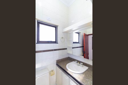 Casa à venda com 451m², 6 quartos e 14 vagasBanheiro da Suíte 4