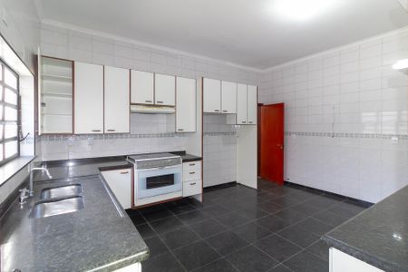 Casa à venda com 451m², 6 quartos e 14 vagasCozinha
