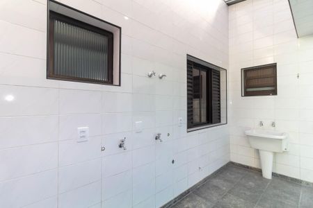 Casa à venda com 451m², 6 quartos e 14 vagasÁrea de Serviço