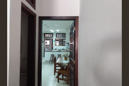 Casa à venda com 121m², 4 quartos e 1 vagaFoto 09