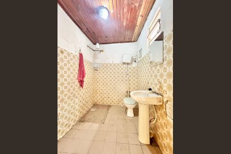 Casa à venda com 99m², 3 quartos e sem vaga Casa à venda com 99m², 3 quartos e sem vagaBanheiro