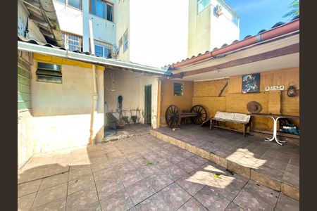 Casa à venda com 99m², 3 quartos e sem vaga Casa à venda com 99m², 3 quartos e sem vagaPátio dos fundos