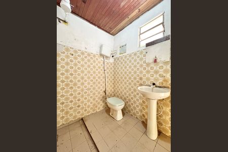 Casa à venda com 99m², 3 quartos e sem vaga Casa à venda com 99m², 3 quartos e sem vagaBanheiro