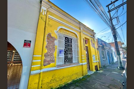 Casa à venda com 99m², 3 quartos e sem vaga Casa à venda com 99m², 3 quartos e sem vagaFachada