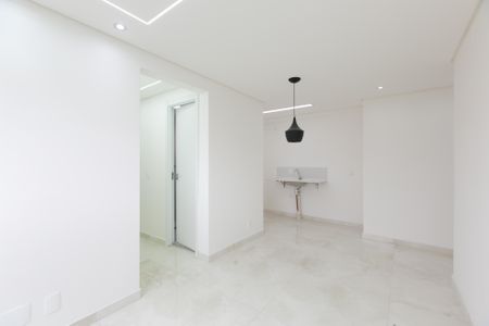 Apartamento para alugar com 42m², 2 quartos e sem vaga Apartamento para alugar com 42m², 2 quartos e sem vagaSala