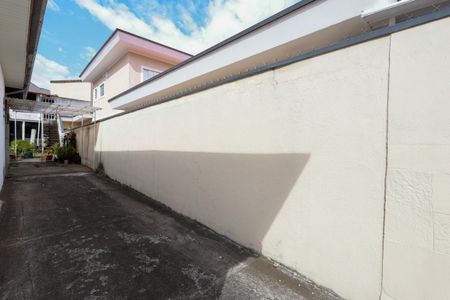 Casa à venda com 354m², 5 quartos e 8 vagas Casa à venda com 354m², 5 quartos e 8 vagasQuintal e garagem