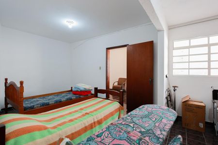 Casa à venda com 354m², 5 quartos e 8 vagas Casa à venda com 354m², 5 quartos e 8 vagasQuarto