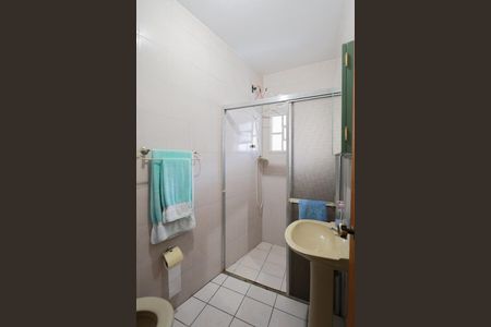 Casa à venda com 354m², 5 quartos e 8 vagas Casa à venda com 354m², 5 quartos e 8 vagasBanheiro