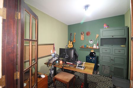 Casa à venda com 242m², 4 quartos e 2 vagasSuíte 1