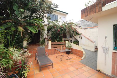 Casa à venda com 242m², 4 quartos e 2 vagasQuintal