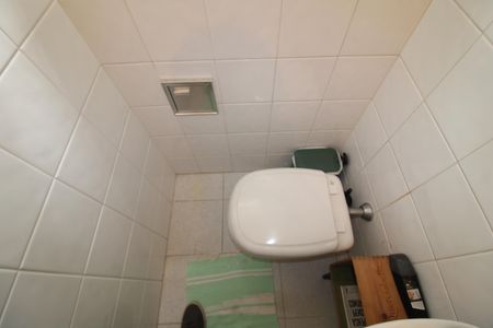 Casa à venda com 242m², 4 quartos e 2 vagasBanheiro