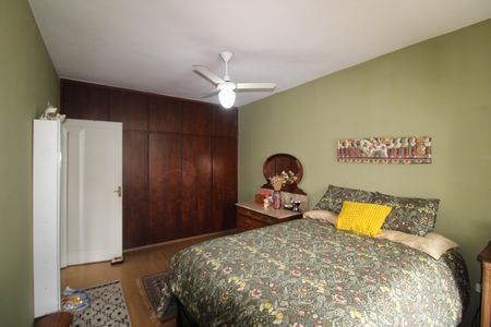 Casa à venda com 242m², 4 quartos e 2 vagasQuarto 2