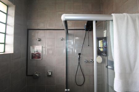 Casa à venda com 242m², 4 quartos e 2 vagasBanheiro da Suíte 2