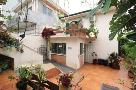 Casa à venda com 242m², 4 quartos e 2 vagasQuintal