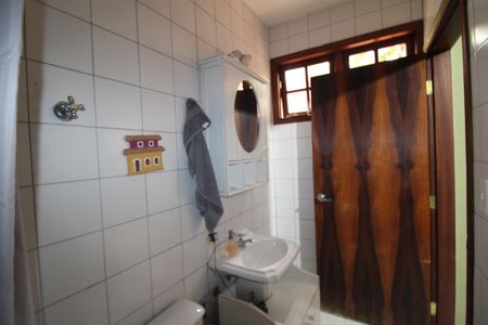 Casa à venda com 242m², 4 quartos e 2 vagasBanheiro da Suíte