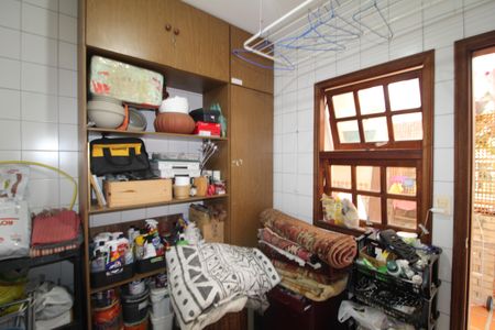 Casa à venda com 242m², 4 quartos e 2 vagasÁrea de Serviço