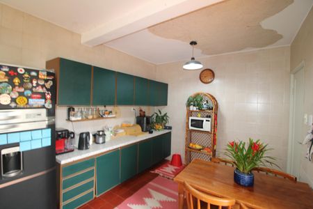 Casa à venda com 242m², 4 quartos e 2 vagasCozinha