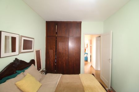 Casa à venda com 242m², 4 quartos e 2 vagasQuarto 1