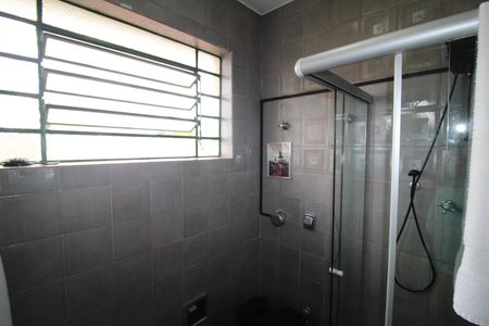 Casa à venda com 242m², 4 quartos e 2 vagasBanheiro da Suíte 2