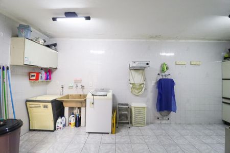 Casa à venda com 300m², 3 quartos e 2 vagasÁrea de Serviço