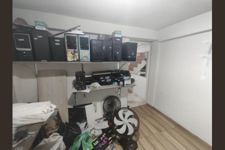 Casa à venda com 200m², 4 quartos e 2 vagasEscritório