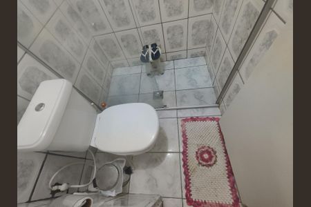 Casa à venda com 200m², 4 quartos e 2 vagas Casa à venda com 200m², 4 quartos e 2 vagasBanheiro 1