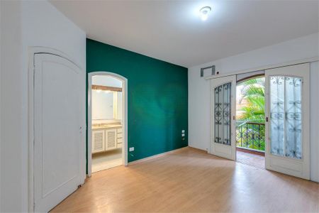 Casa à venda com 4 quartos, 230m² em Brooklin, São Paulo