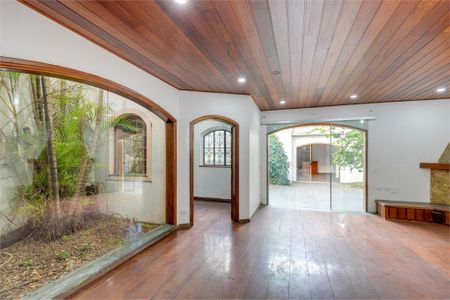 Casa à venda com 4 quartos, 230m² em Brooklin, São Paulo